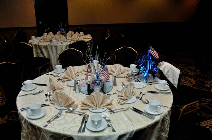 D2X_4249 Banquet table.jpg