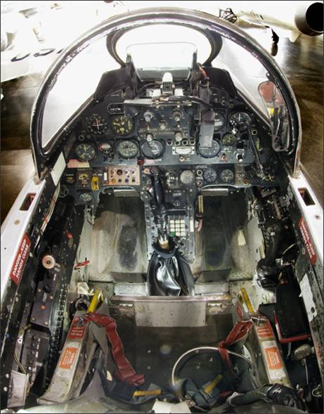 Cockpit T33.jpg